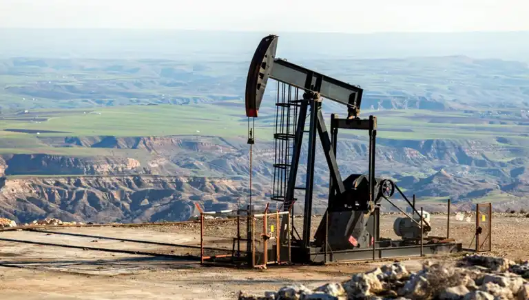 Ülke, Petrolünü İndirimli Satıyor